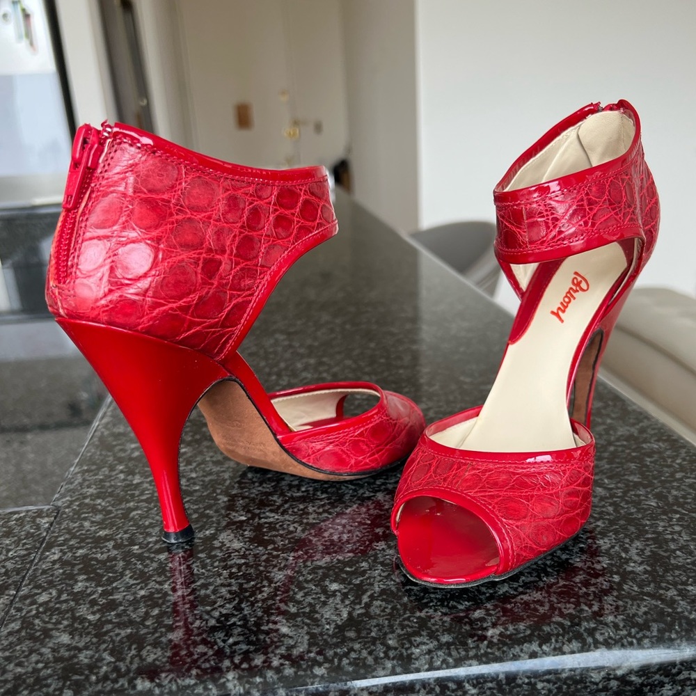 Brioni Red Crocodile Vero Cuoio size 36, heel 4 inches